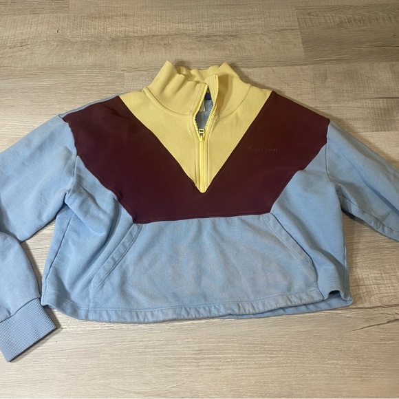 Outdoor Voices Tops - Outdoor Voices Sweatshirt pullover  Size L